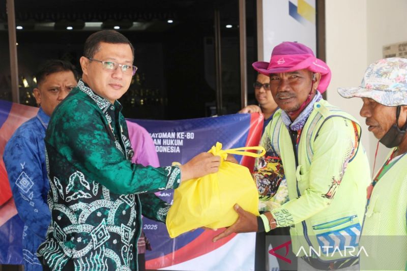 Semarak Hari Pengayoman ke-80, Kemenkum Kalsel berbagi dengan masyarakat