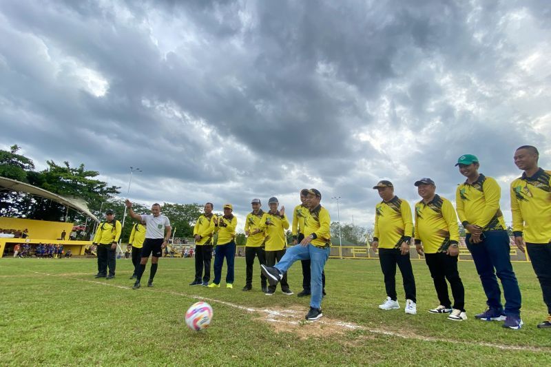 Puluhan tim adu gengsi pada Sepak bola Bupati Tapin Cup 2025