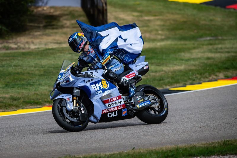Alex Marquez menjadikan 