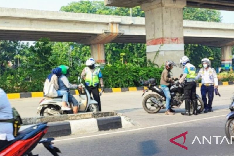 Motor berknalpot bising menjadi sasaran Operasi Patuh Lodaya di Karawang