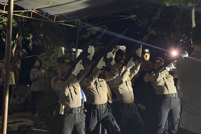 Tiga korban tewas Pesta Pernikahan Anak Dedi Mulyadi dimakamkan