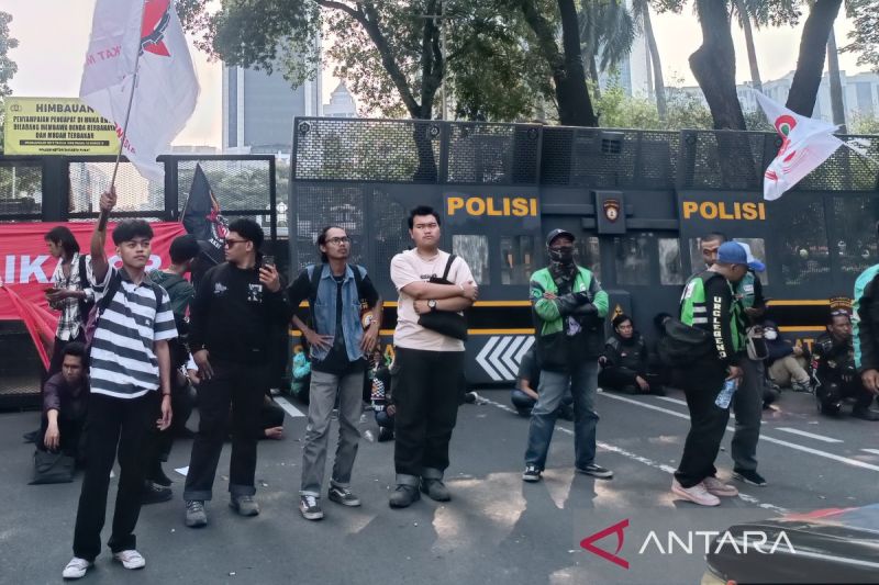 Demo Ojol hari ini, Jalan Medan Merdeka Selatan arah Gambir ditutup