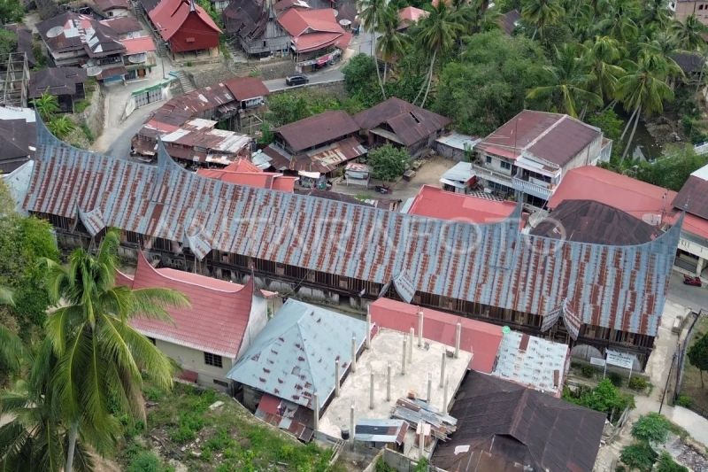 Rumah gadang 20 ruang di Sulik Aia