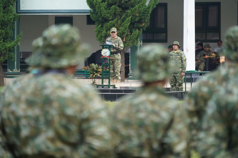 Bangun soliditas, Menteri Karding resmi buka retret KP2MI di Bandung