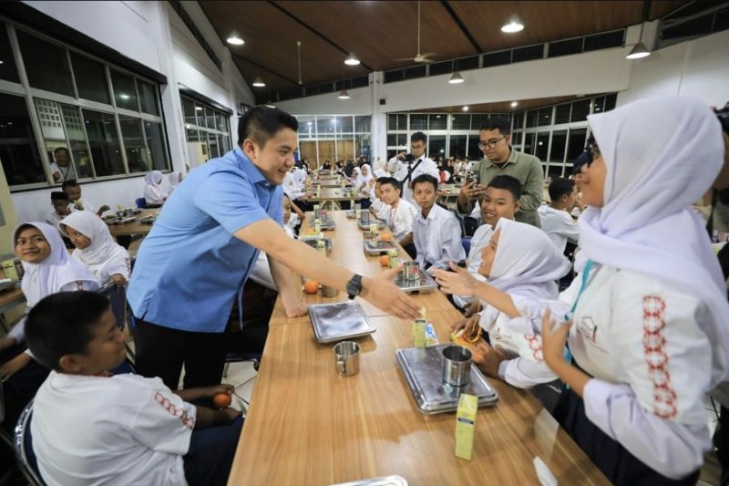 Seskab tinjau SRMP 10 Cibinong Bogor sebagai contoh pendidikan inklusif