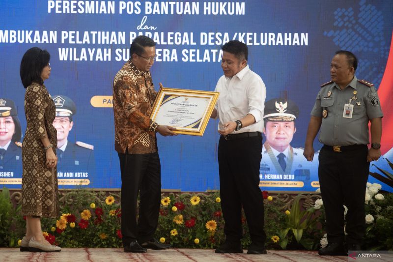 Peresmian pos bantuan hukum Desa dan Kelurahan di Palembang