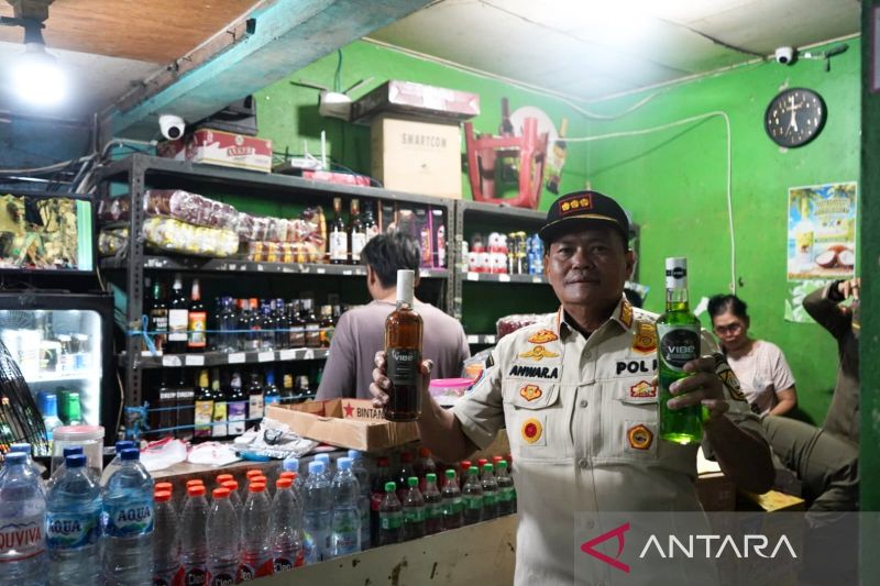 493 botol miras ilegal di Ciampea disita Satpol PP Bogor