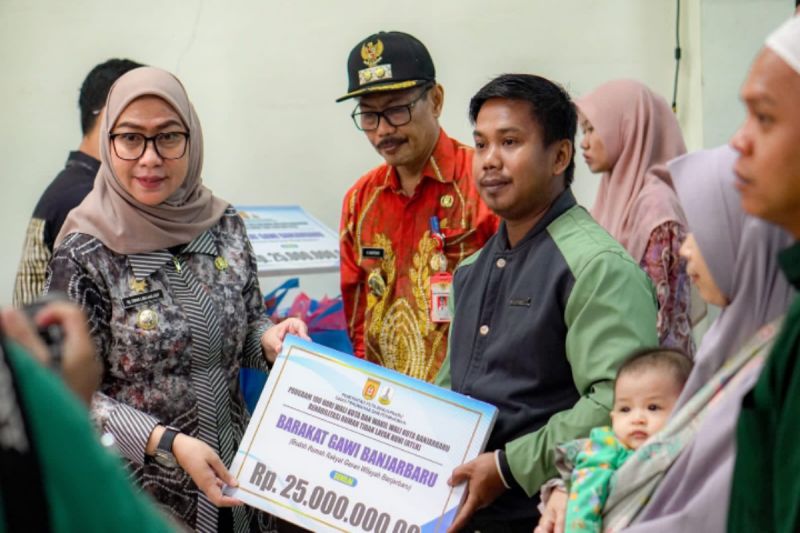 Belasan warga terima bantuan rehabilitasi rumah di Banjarbaru
