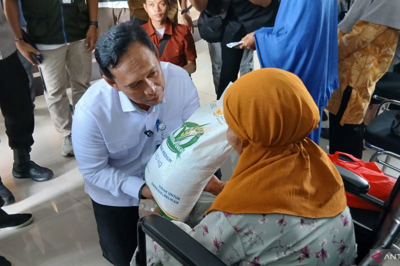 Bulog to distribute rice aid to 18.3 mln Indonesians