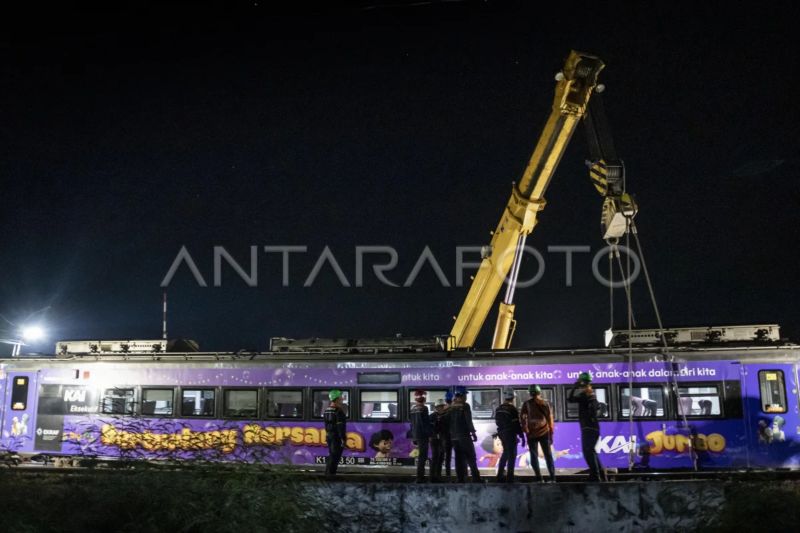 KAI Daop 6 batalkan perjalanan 18 KA imbas Argo Bromo anjlok di Subang