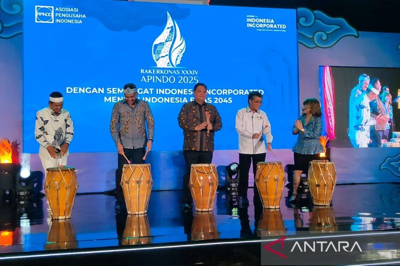 Menaker menegaskan SDM harus siap seiring dibukanya pasar internasional
