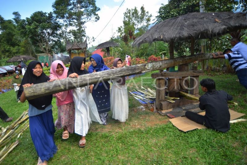 Penggilingan tebu berusia 100 tahun di Solok