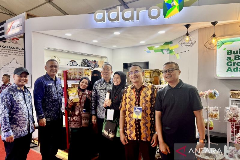 Adaro Indonesia tampilkan produk 40 UMKM binaan di Kalsel Expo 2025