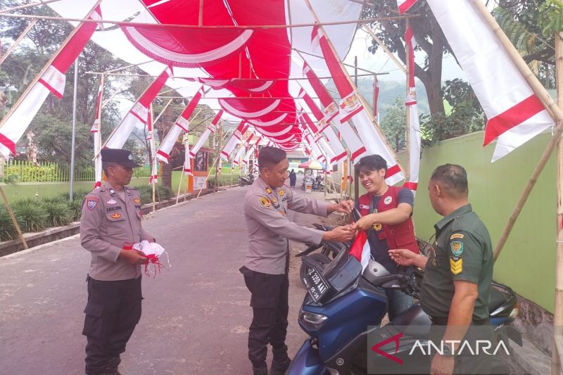 Polres Garut persiapkan 10 ribu Bendera Merah Putih meriahkan HUT RI