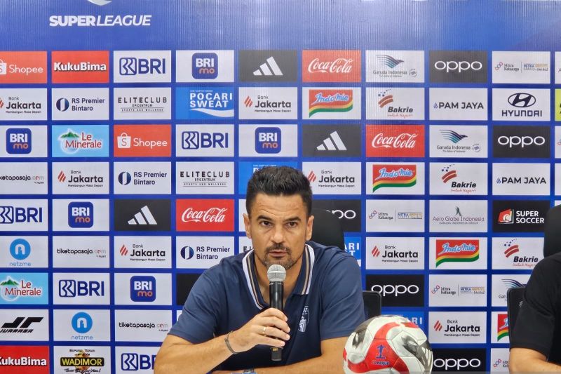 Carlos Pena meminta suporter tetap dukung Persita Tangerang