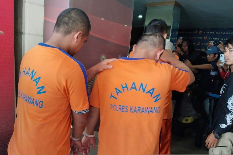 Polres Karawang mengungkap pencurian motor dengan modus mengaku polisi