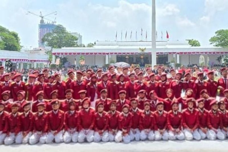 Kemarin, padus Sekolah Rakyat di Istana sampai kemeriahan HUT RI
