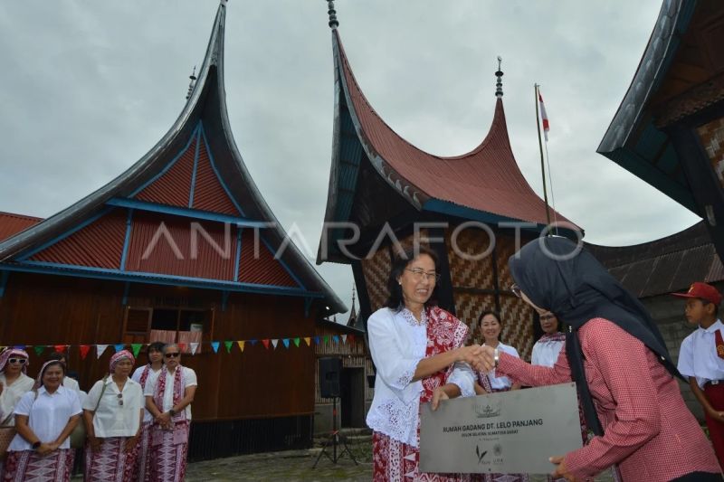 Restorasi rumah gadang di Solok Selatan