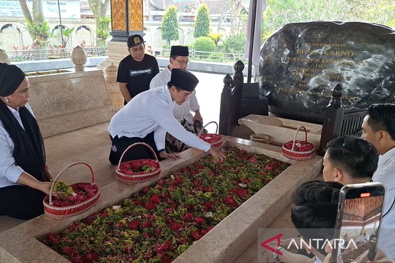 Kaesang berziarah dan tabur bunga di makam Proklamator RI Bung Karno