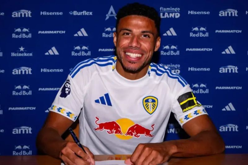 Leeds United berhasil menggaet James Justin dari Leicester