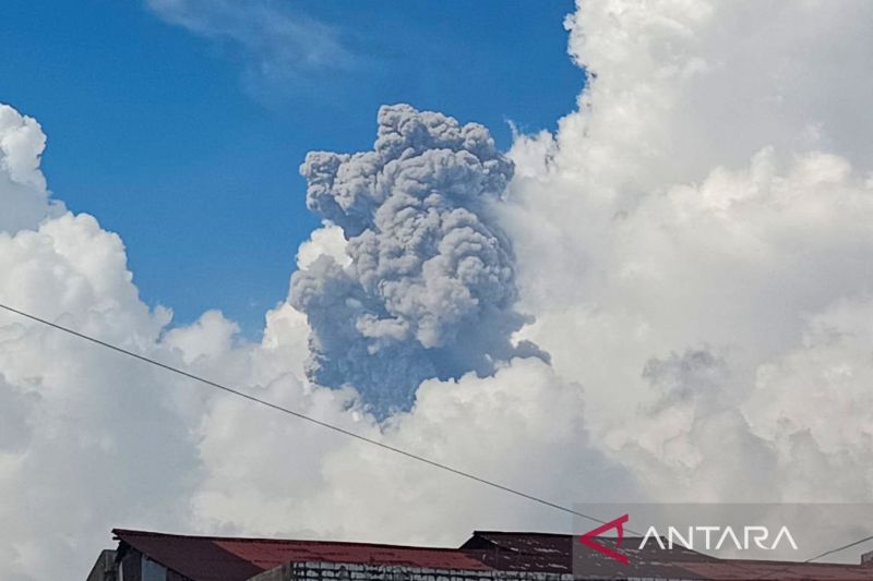PGA laporkan erupsi kedua Gunung Marapi pada Rabu siang ini