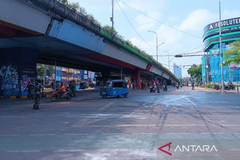 Jalan di depan Mako Brimob Kwitang sudah bisa dilintasi