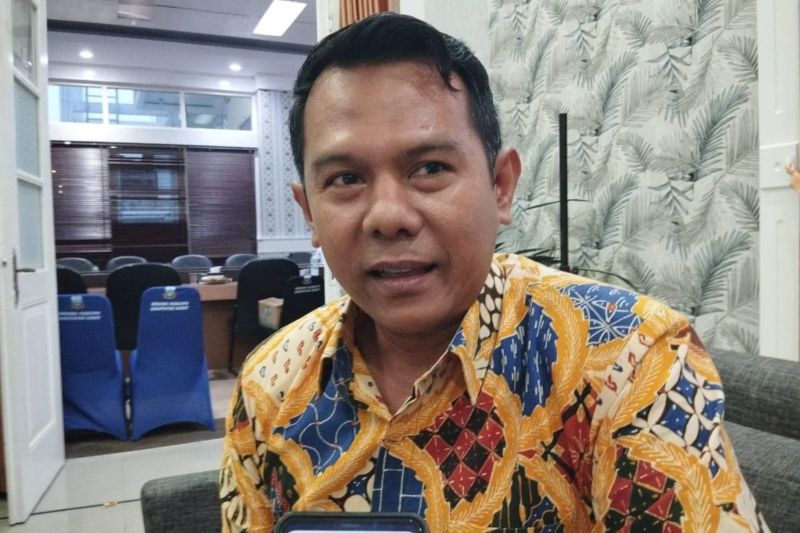 Pemkab Garut memastikan beras di pasar tradisional aman tersedia