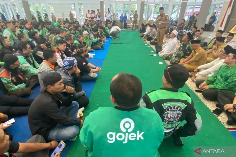 Bupati mengajak masyarakat jaga Garut agar tetap aman dan damai