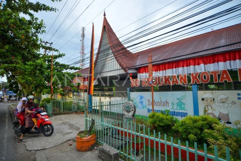 Sekolah diliburkan di Padang