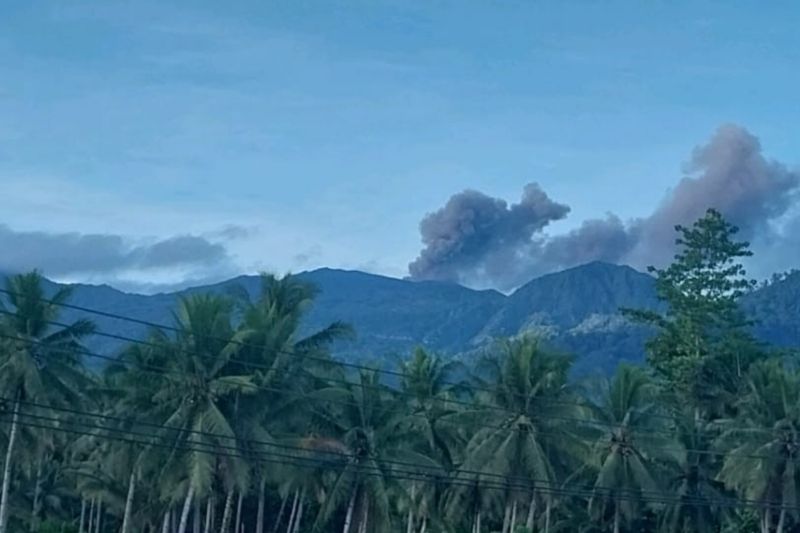 PGA: Gunung Dukono hari ini semburkan abu vulkanik setinggi 400 meter
