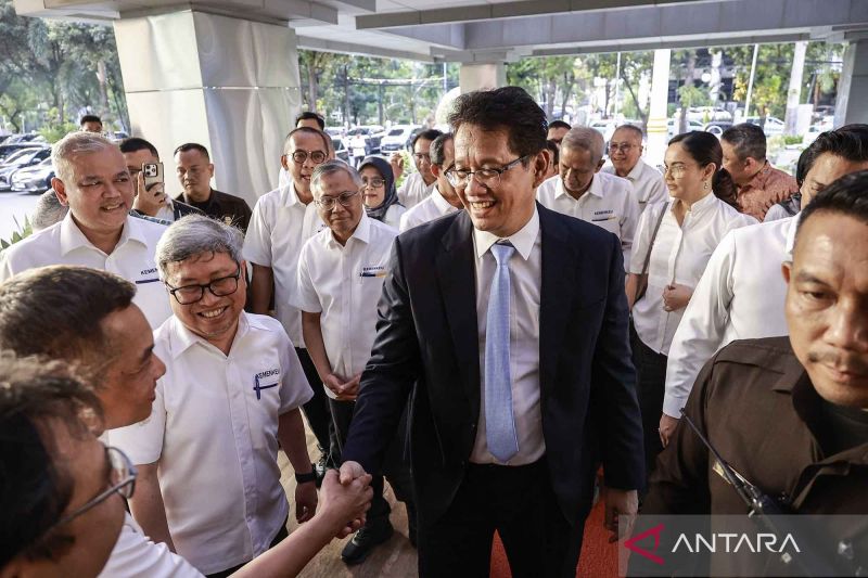 Nilai tukar rupiah melemah dipengaruhi pergantian Menteri Keuangan