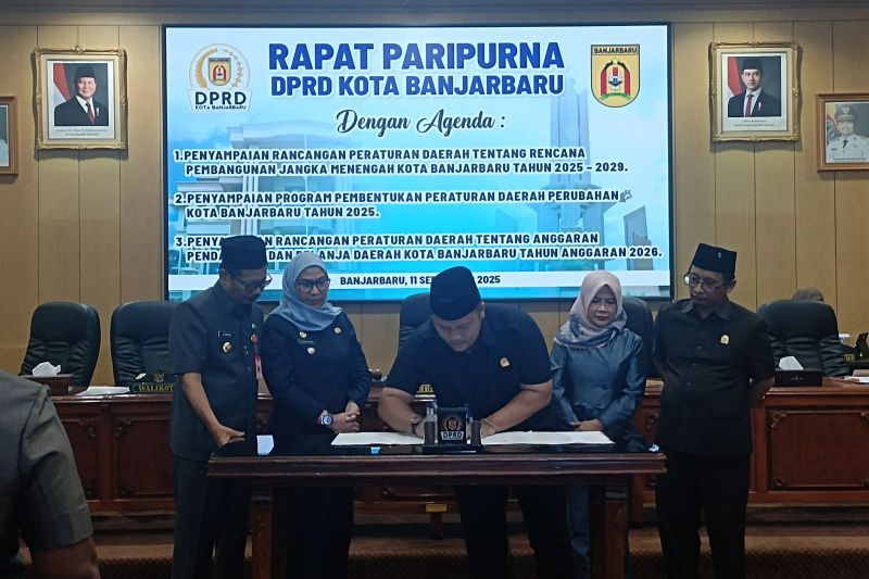 Ketua DPRD tandatangani berita acara dokumen RPJMD
