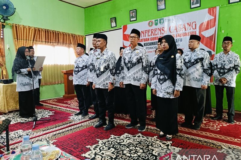 Terpilih aklamasi,Dunny Duvira nahkodai PGRI Kecamatan Bukit Batu