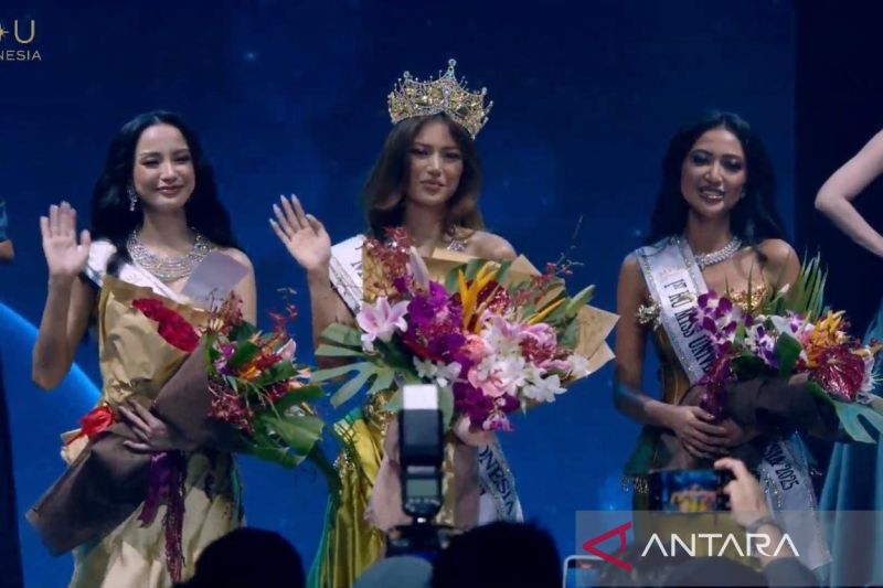 Sanly Liu resmi dinobatkan gelar Miss Universe Indonesia 2025