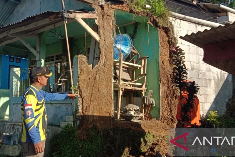 BNPB catat gempa dangkal 3,8 magnitudo di Sukabumi rusak lima rumah