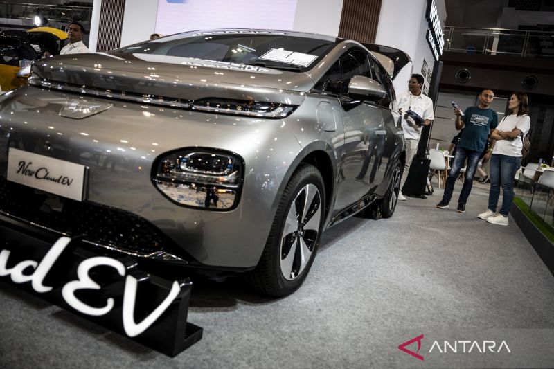 Tips aman berkendara mobil listrik bagi pemula!