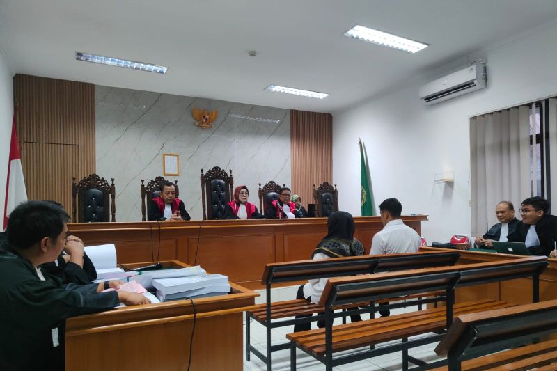 Kasus Korupsi Bandung Zoo: Bisma & Sri Dituntut 15 Tahun Penjara, Denda Miliaran Rupiah