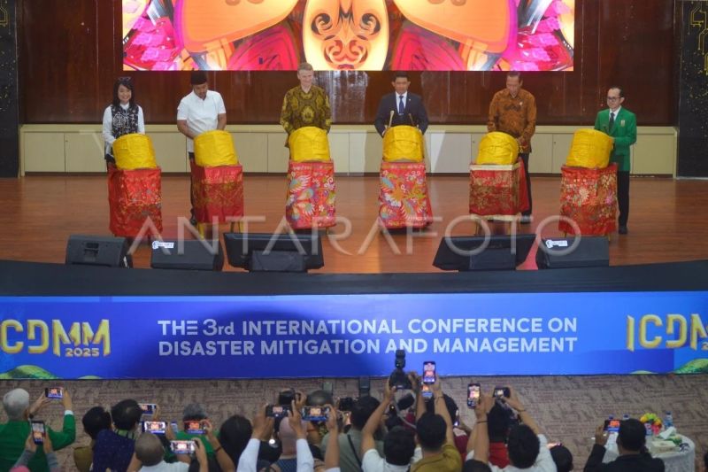Konferensi internasional mitigasi dan manajemen bencana di Padang