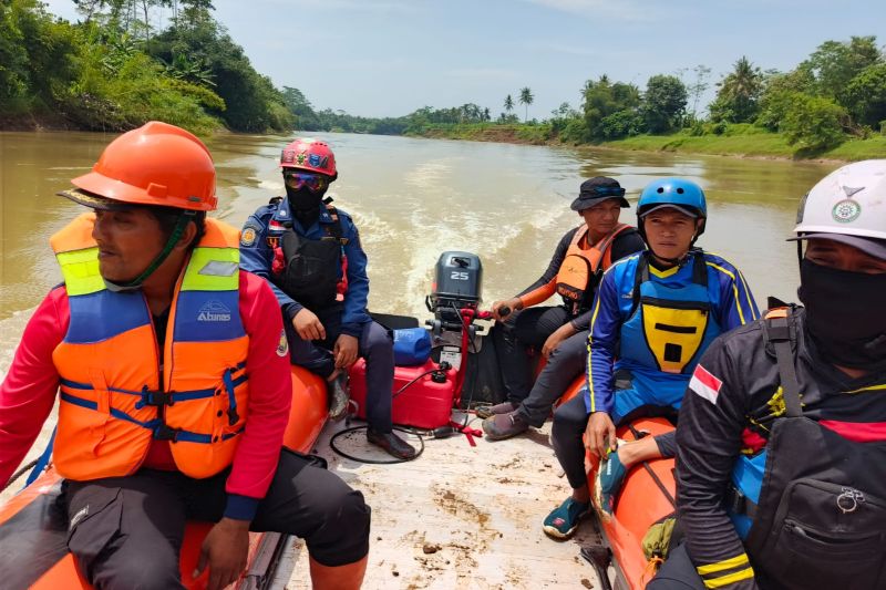 Tim SAR masih mencari perempuan yang diduga tenggelam di bendungan Ciamis