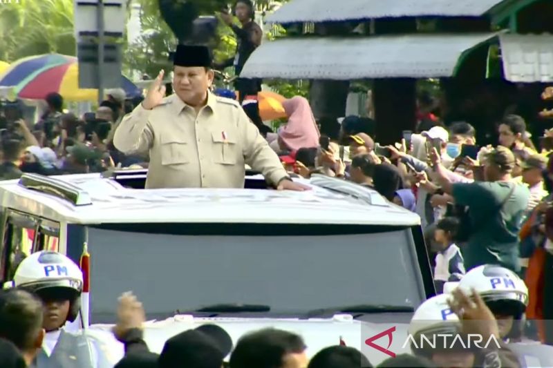 Presiden Prabowo memimpin Upacara Peringatan HUT ke-80 TNI di Monas