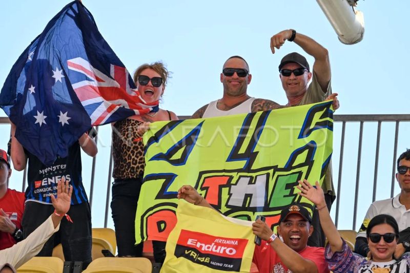 Antusiasme penonton MotoGP Indonesia 2025 di Mandalika