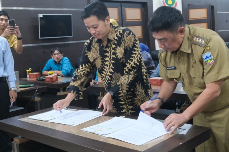 Pemkab Garut merealisasikan program bantuan pendidikan kuliah