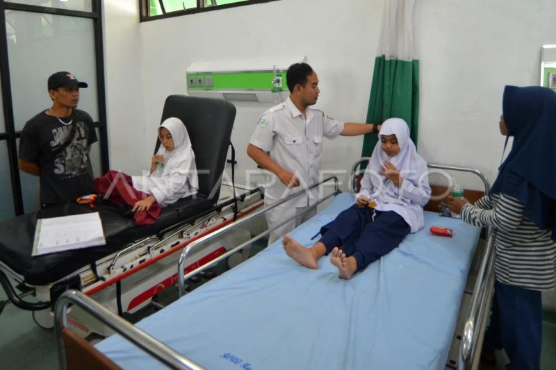 Pelajar diduga keracunan MBG di Padang Panjang