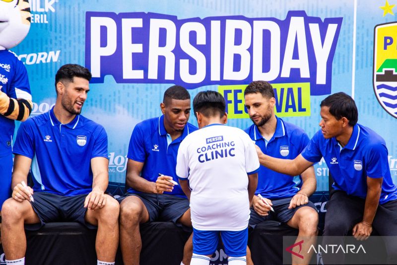 Persib Bandung mulai menjalani latihan taktik jelang hadapi PSBS Biak
