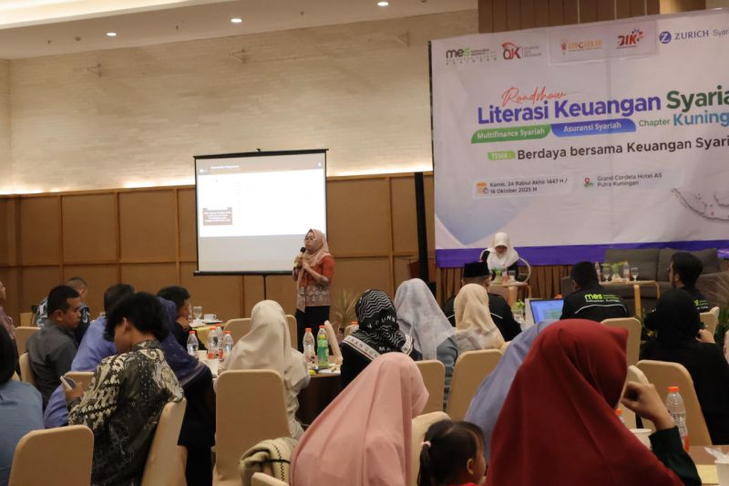 OJK mengenalkan layanan keuangan syariah bagi pelaku UMKM di Kuningan