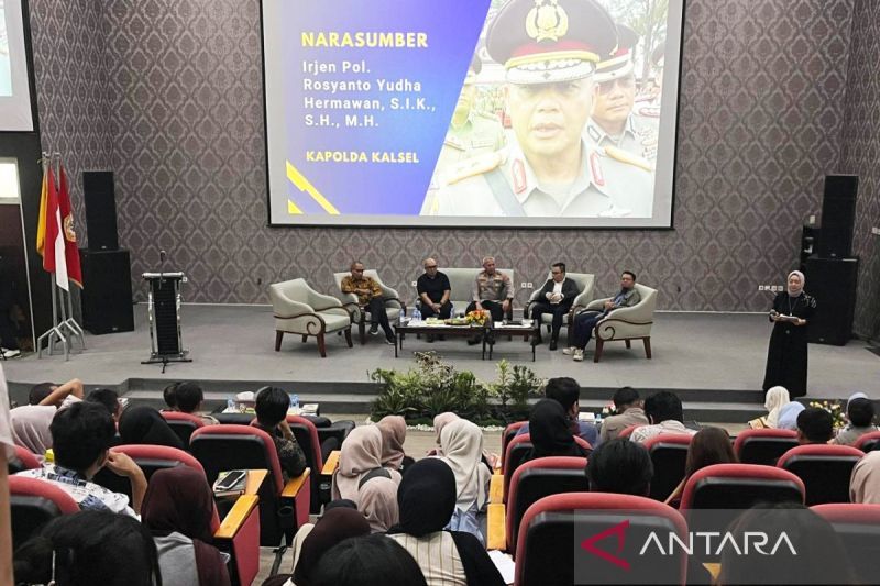 ULM bedah buku Arkeologi Kepemimpinan Rosyanto Yudha Hermawan di Polda Kalsel