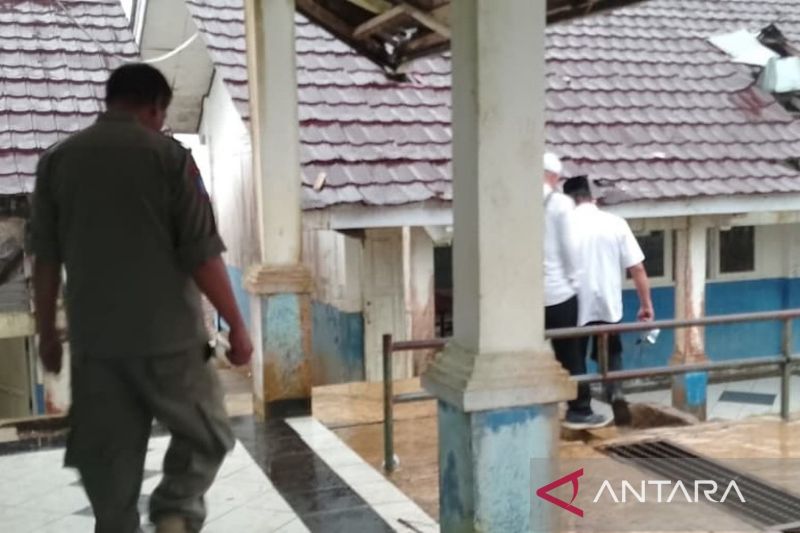 Pemkab Cianjur memperbaiki ruang kelas rusak akibat bencana alam