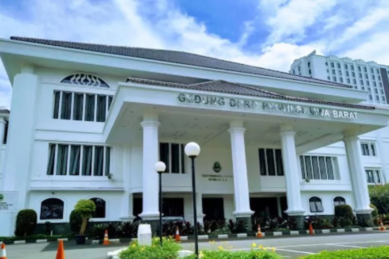 Rapat DPRD Jabar hilangkan snack dan makan prasmanan mulai November 2025