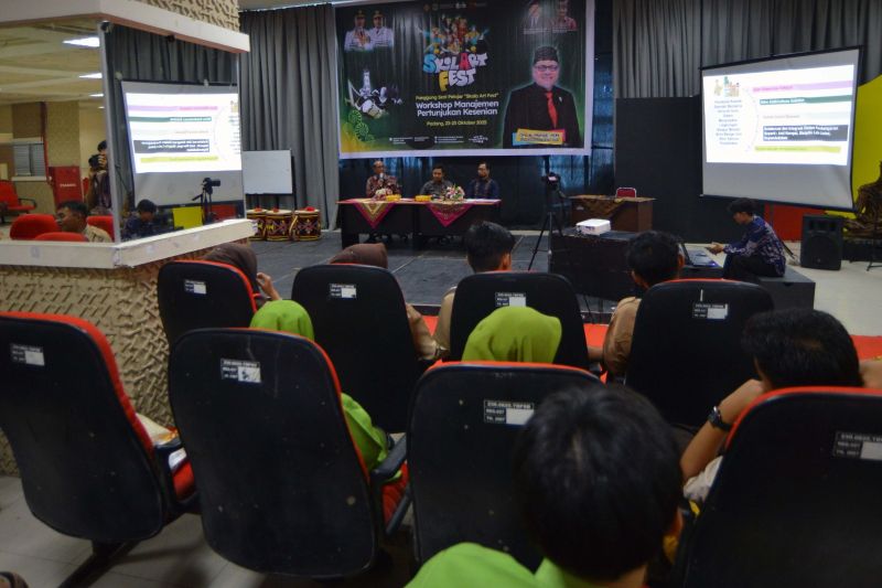 Workshop manajemen pertunjukan kesenian
