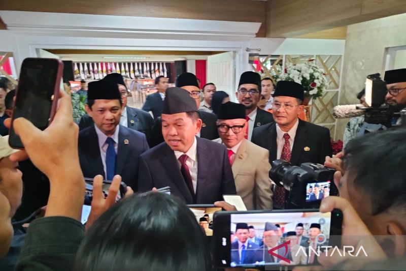 Gubernur Jabar Dedi sebut simpan APBD bentuk giro paling aman walau bunga rendah